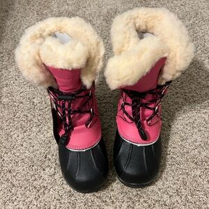 Bearpaw winter waterproof boots size 1 girls